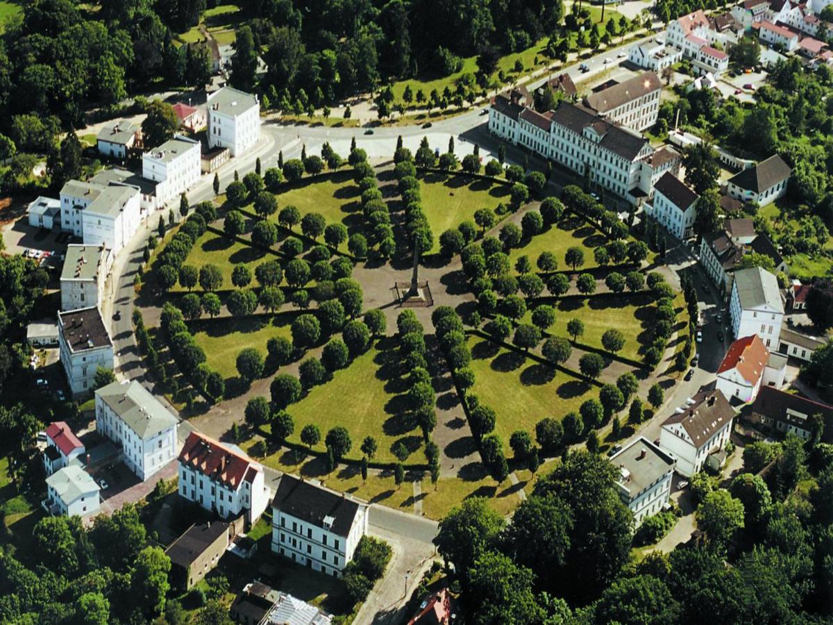 Hotel Am Theater Putbus Exterior foto
